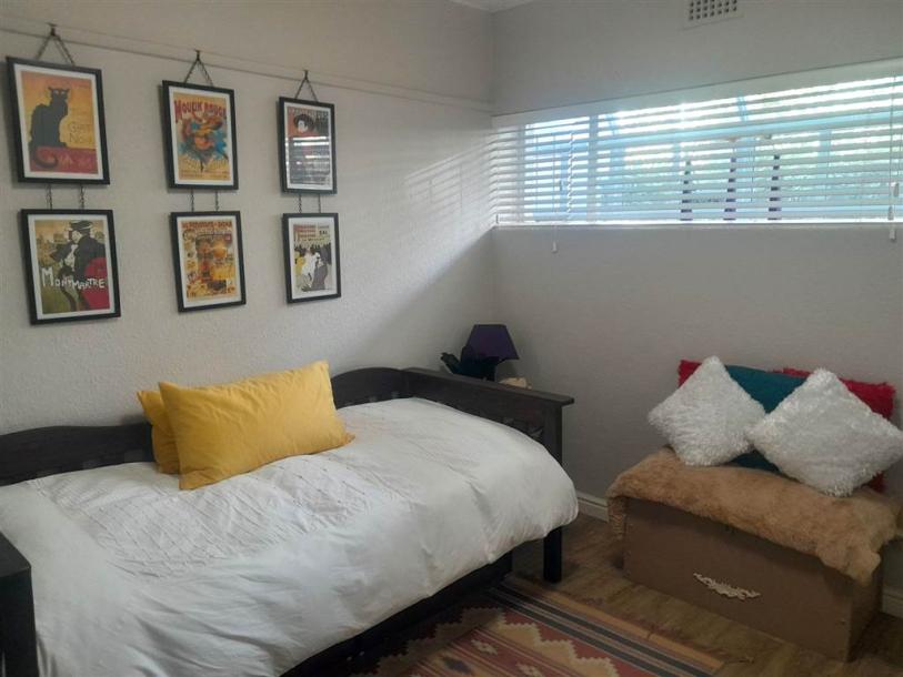 2 Bed Apartment in Vredehoek-9