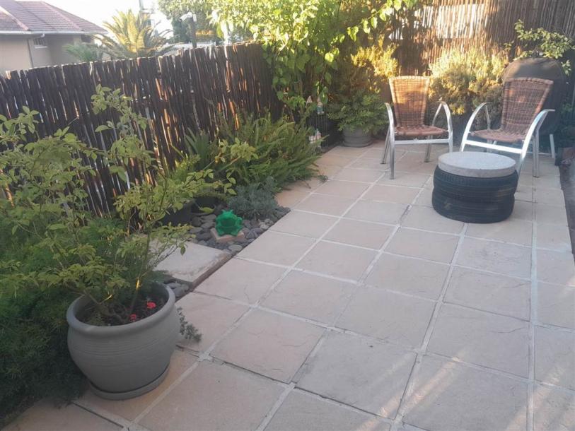 2 Bed Apartment in Vredehoek-14