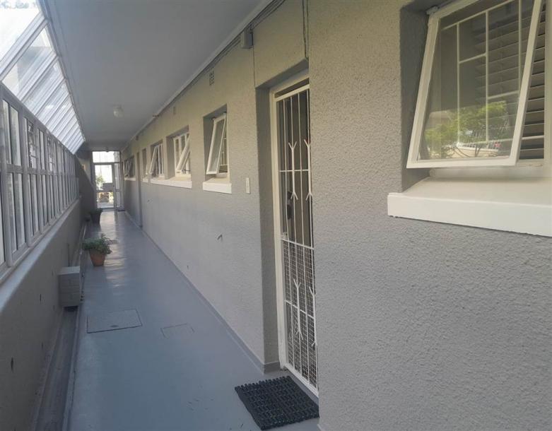 2 Bed Apartment in Vredehoek-15