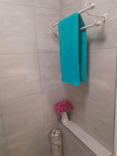 2 Bed Apartment in Vredehoek-17