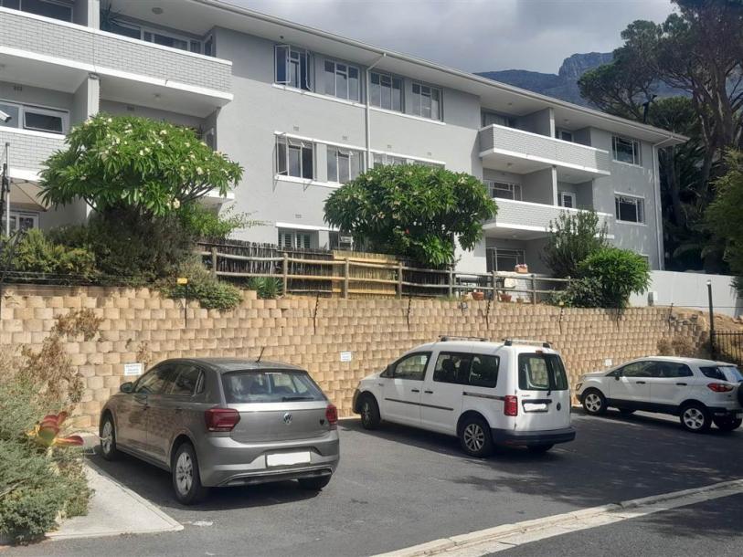 2 Bed Apartment in Vredehoek-19