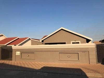 4 Bed House in Dobsonville-0