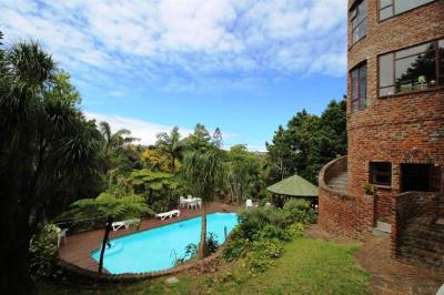 3 Bedroom House in Beacon Bay-5