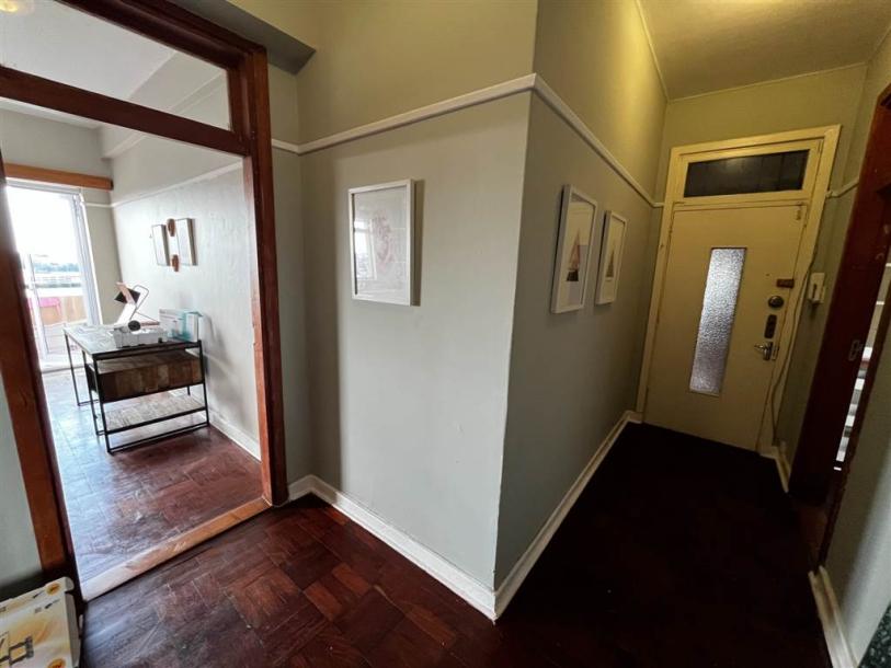 1 Bed Apartment in Johannesburg Central-3