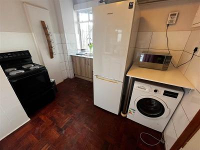 1 Bed Apartment in Johannesburg Central-6