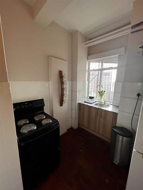 1 Bed Apartment in Johannesburg Central-8