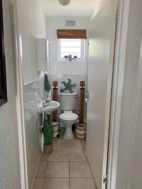 1 Bedroom Flat in Umdloti Beach-5