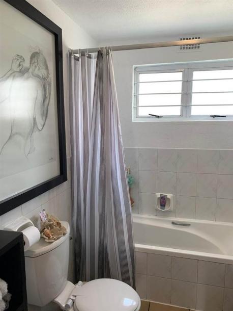 1 Bedroom Flat in Umdloti Beach-6