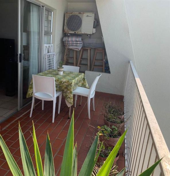 1 Bedroom Flat in Umdloti Beach-7