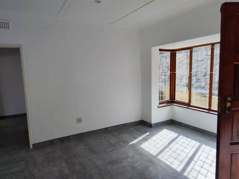 2 Bed House in Queensburgh Central-2