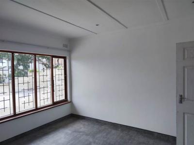 2 Bed House in Queensburgh Central-7