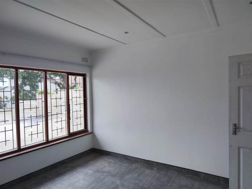 2 Bed House in Queensburgh Central-7