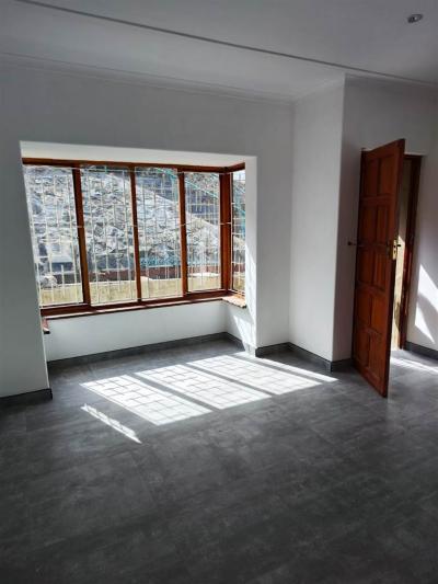 2 Bed House in Queensburgh Central-9