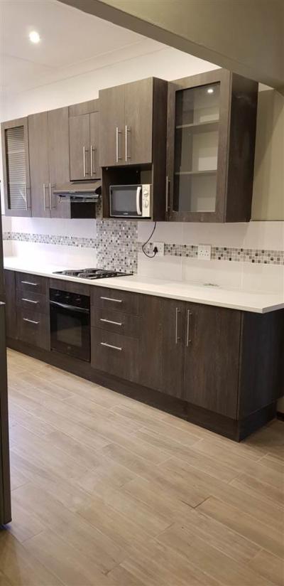 3 Bedroom Flat in Universitas