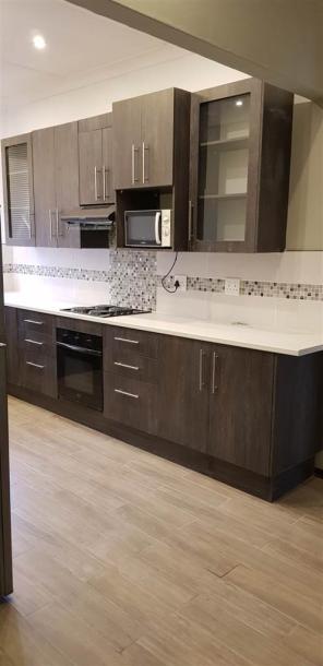 3 Bedroom Flat in Universitas-1