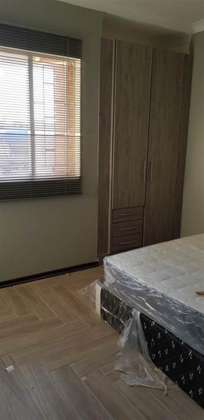3 Bedroom Flat in Universitas-7