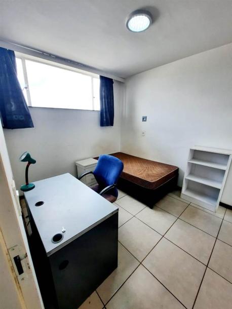 4 Bedroom Flat in Braamfontein-2