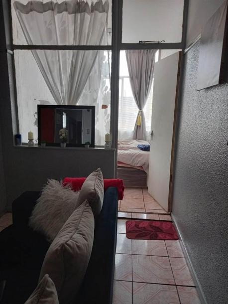 1 Bedroom Flat in Sunnyside-1