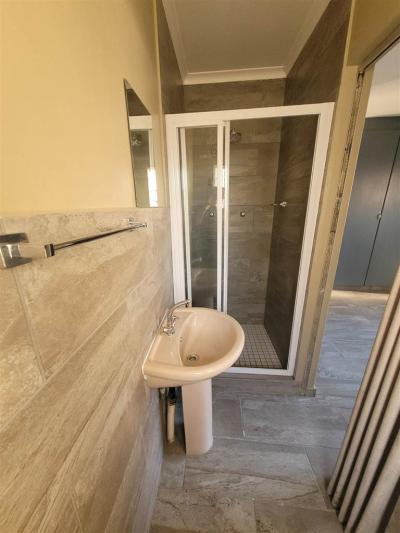 3 Bedroom House in Reyno Ridge-10