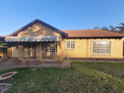 3 Bedroom House in Reyno Ridge-4