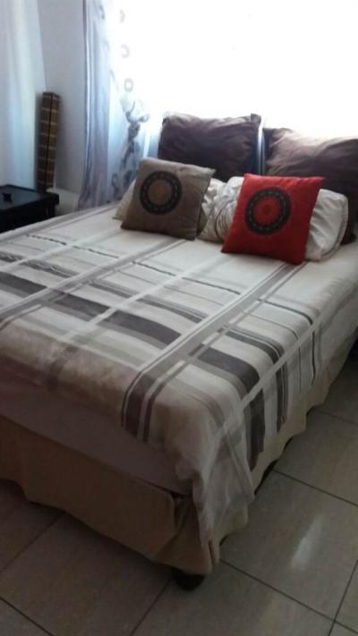 Studio apartment in Protea North-4