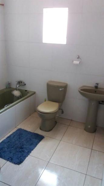 Studio apartment in Protea North-5