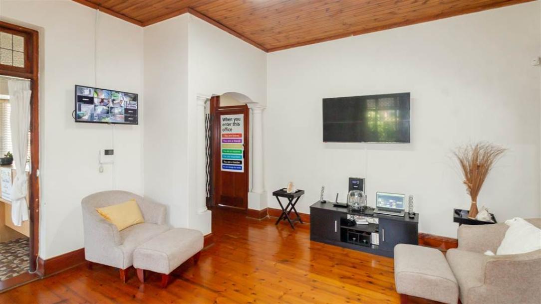 3 Bed House in Glenwood-5