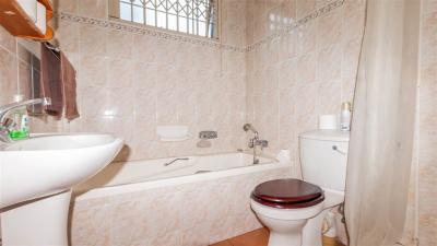 3 Bed House in Glenwood-10