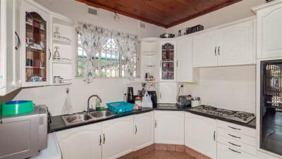 3 Bed House in Glenwood-13