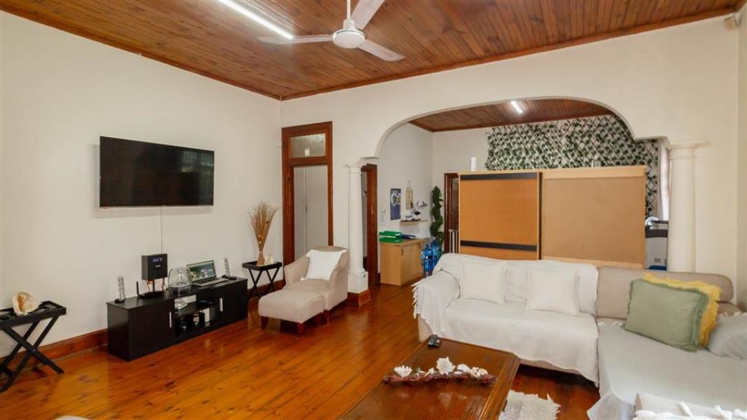 3 Bed House in Glenwood-3