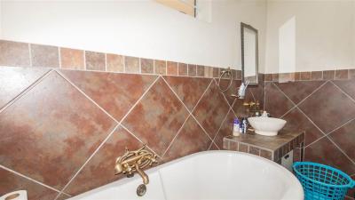 3 Bed House in Glenwood-12