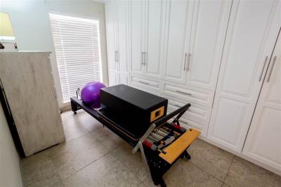 2 Bed Flat in Morningside-13