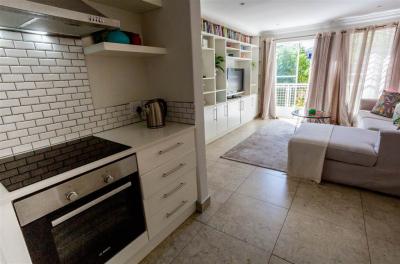 2 Bed Flat in Morningside-8