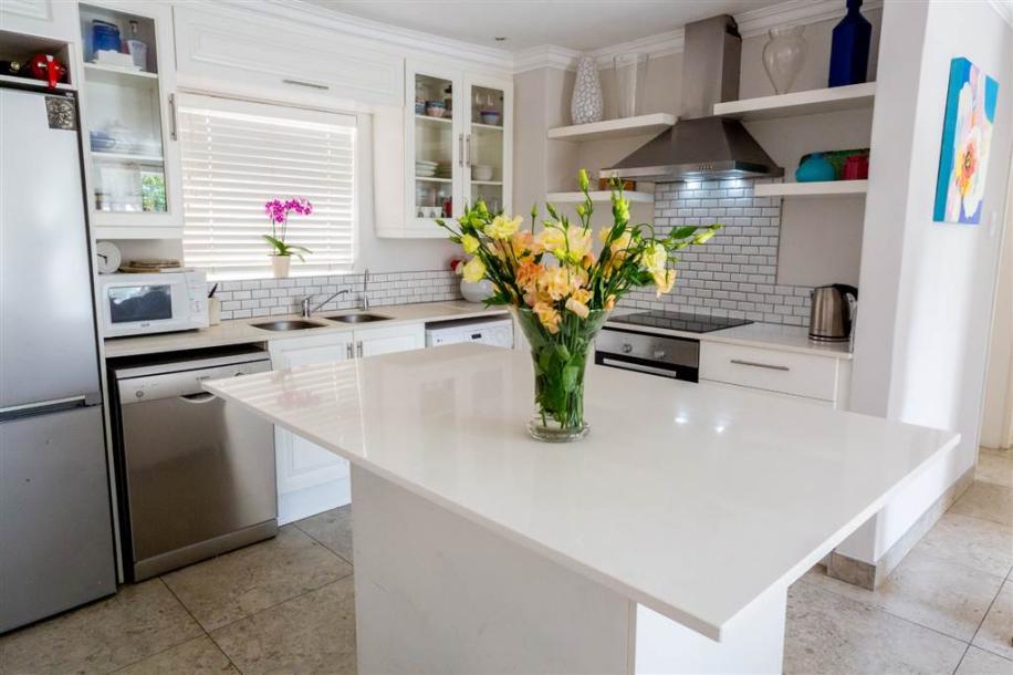 2 Bed Flat in Morningside-5