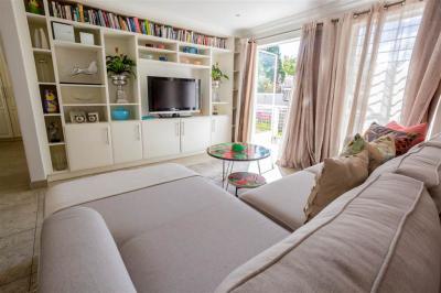2 Bed Flat in Morningside-14