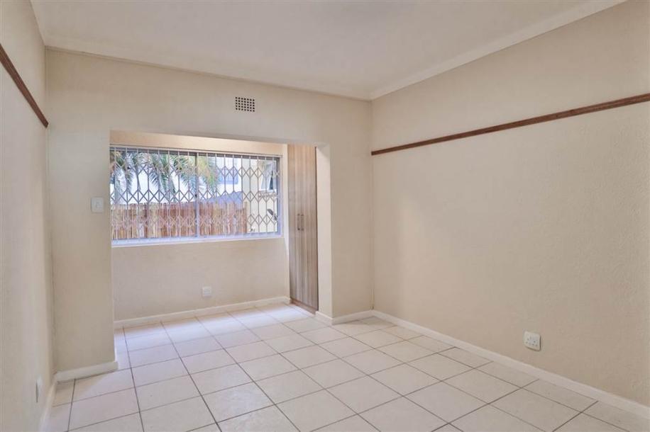 2 Bedroom Apartment in Sea Point-14