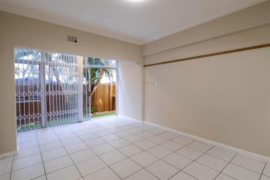 2 Bedroom Apartment in Sea Point-3