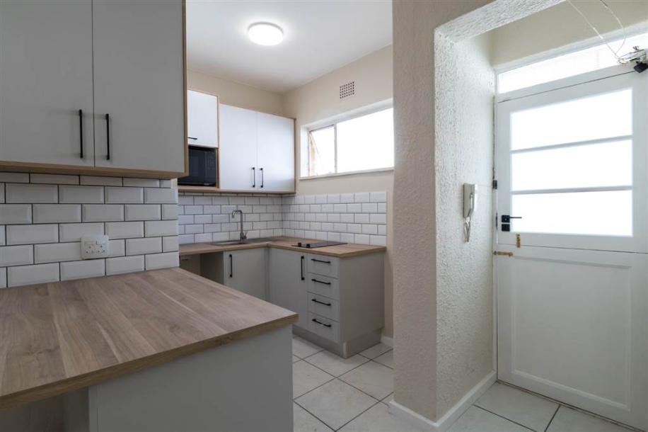 2 Bedroom Apartment in Sea Point-4