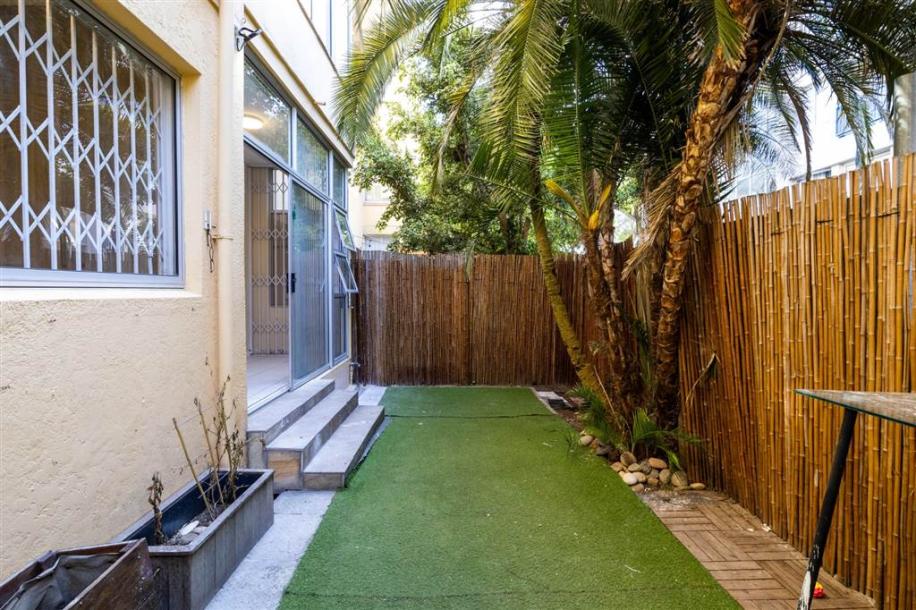 2 Bedroom Apartment in Sea Point-5