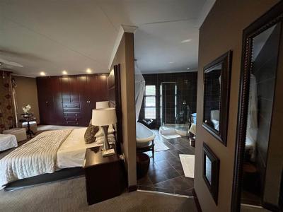 5 Bedroom House in Cashan-10