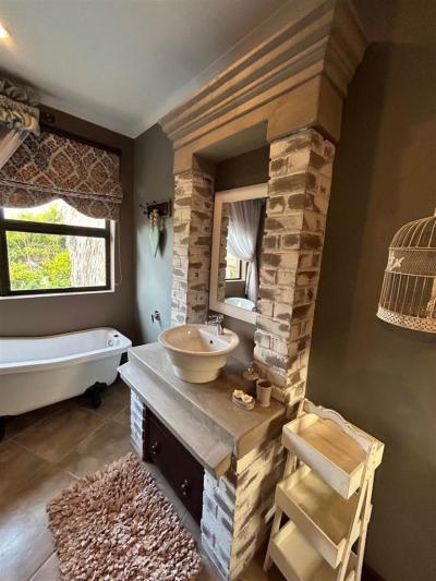 5 Bedroom House in Cashan-15