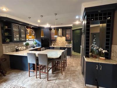 5 Bedroom House in Cashan-4