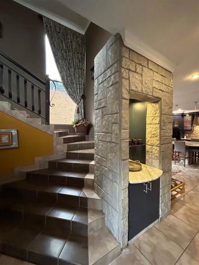 5 Bedroom House in Cashan-5