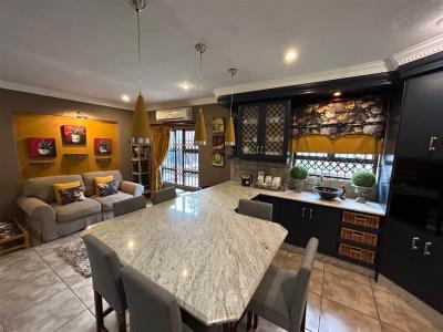 5 Bedroom House in Cashan-7