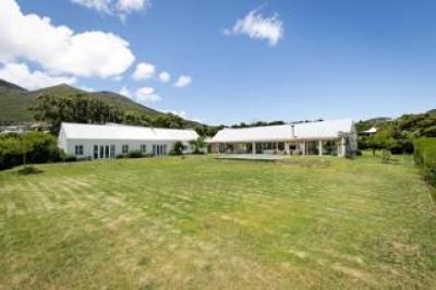 4 Bedroom House to Rent in Crofters Valley-1