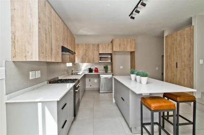 3 Bed Townhouse in Ferndale-8