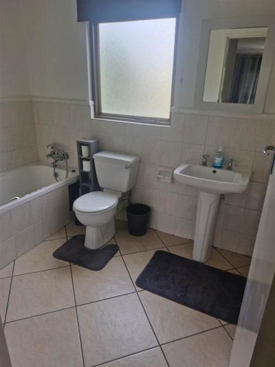 2 Bed Apartment in Ferndale-13