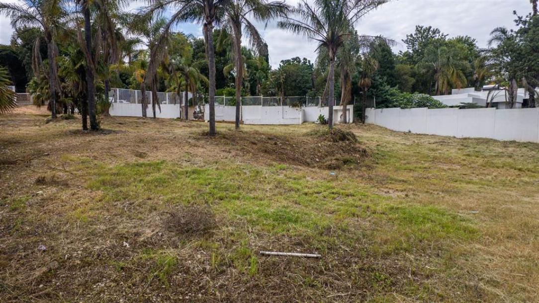 2 013 m² Land available in Morningside-14