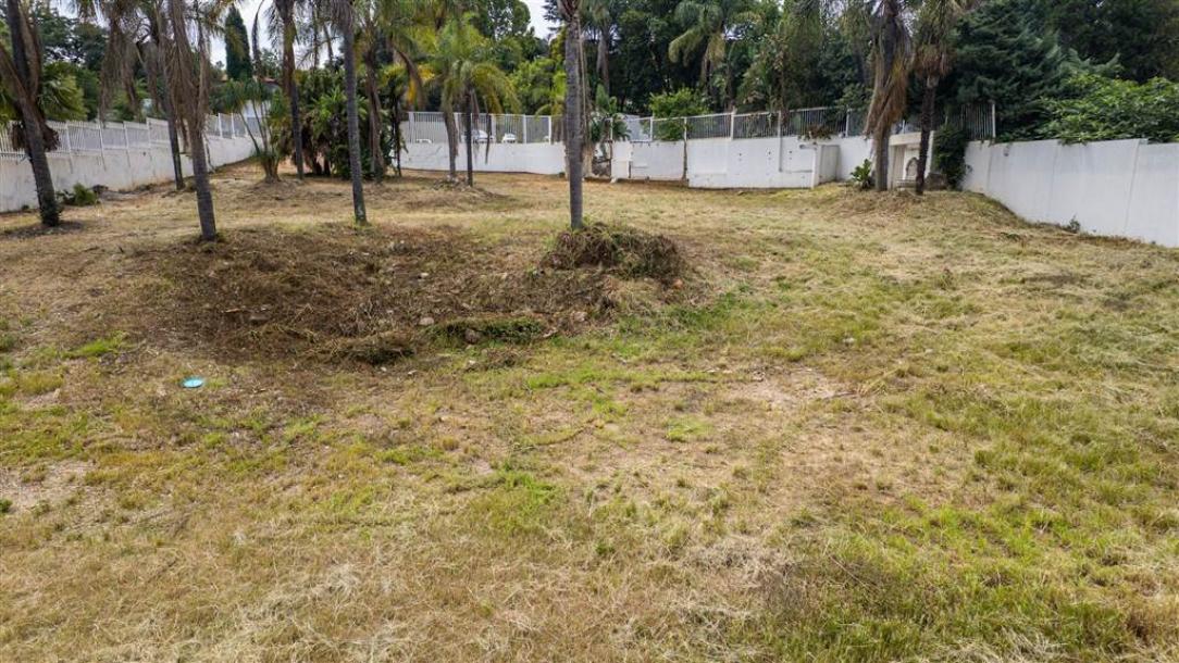 2 013 m² Land available in Morningside-10