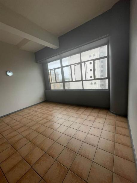 1 Bedroom Flat in Durban CBD-2